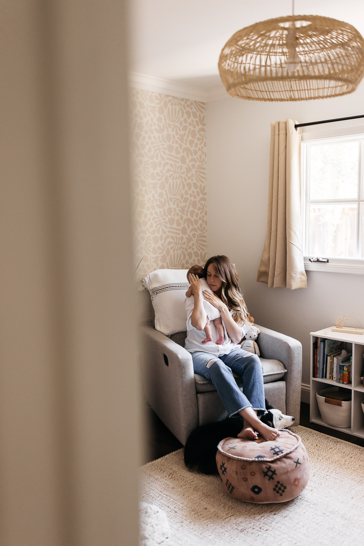 mountain-view-in-home-lifestyle-newborn-session-35