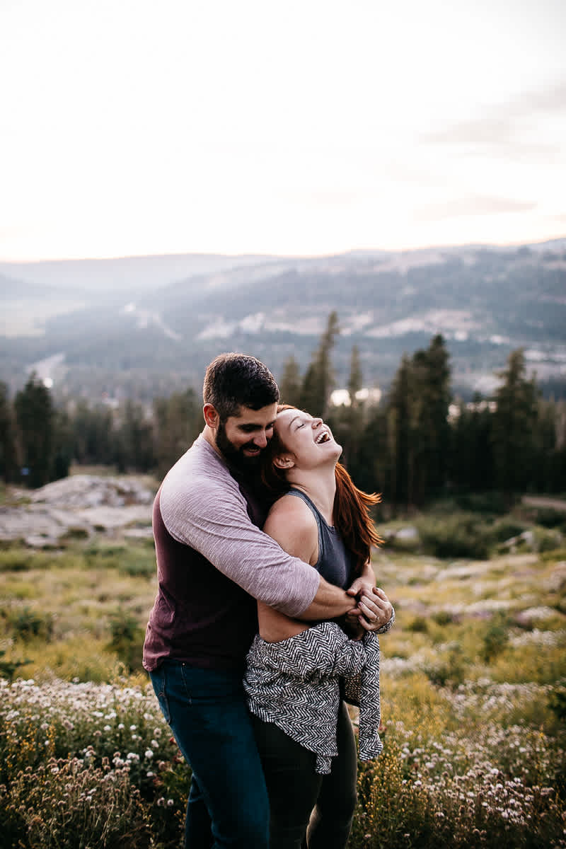 lake-tahoe-forest-donner-sunset-couple-session-26