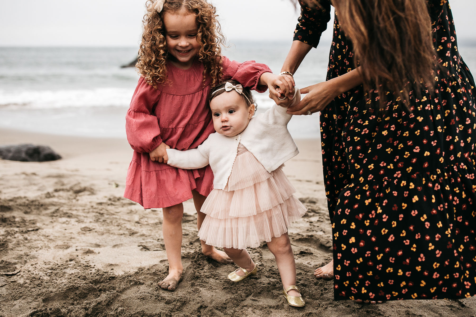 summer-foggy-china-beach-lifestyle-family-session-4