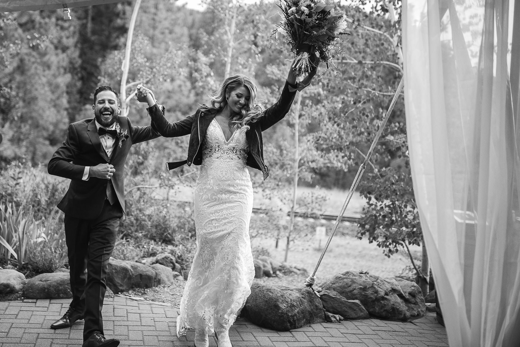 twenty-mile-house-fall-rainy-wedding-86