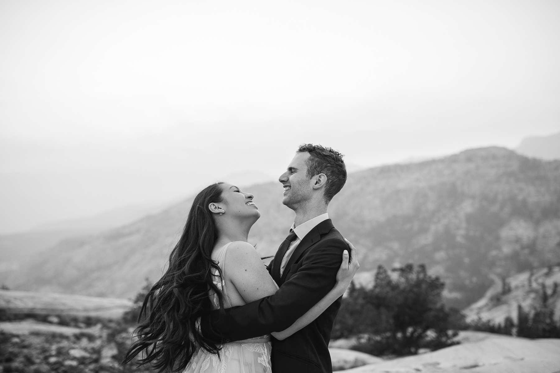 yosemite-cathedral-lake-hiking-sunset-elopement-78