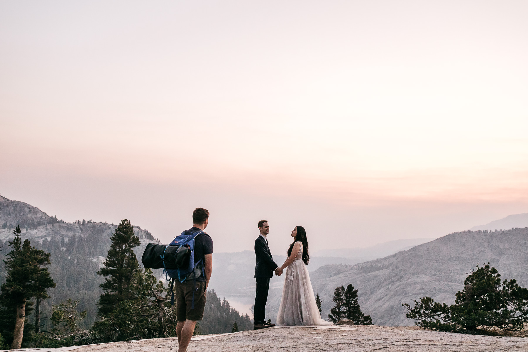 yosemite-cathedral-lake-hiking-sunset-elopement-86