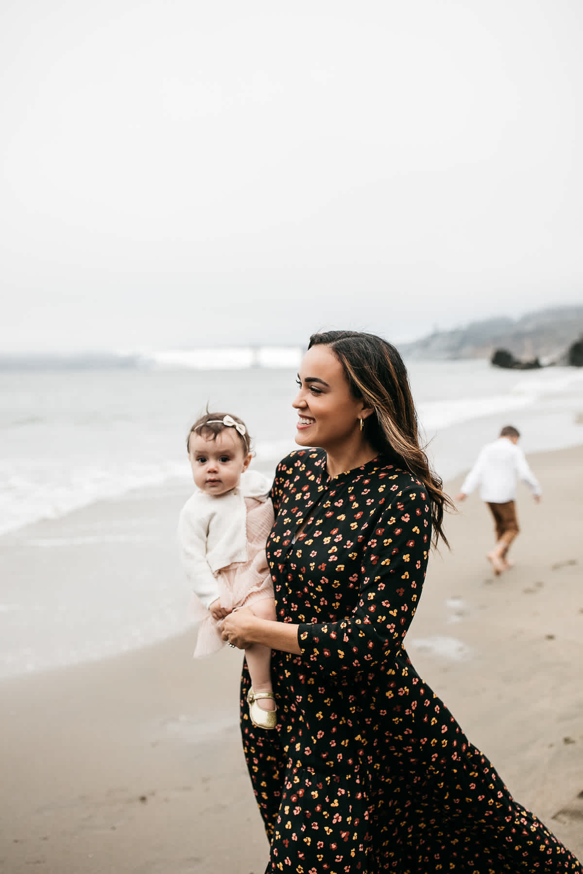 summer-foggy-china-beach-lifestyle-family-session-24