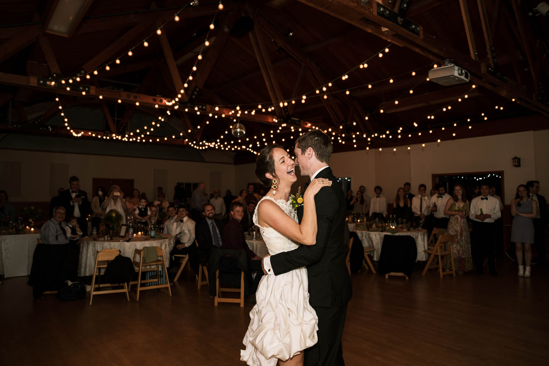 Willow-Camp-Stinson-Beach-Community-Center-Sunny-Winter-Wedding-97