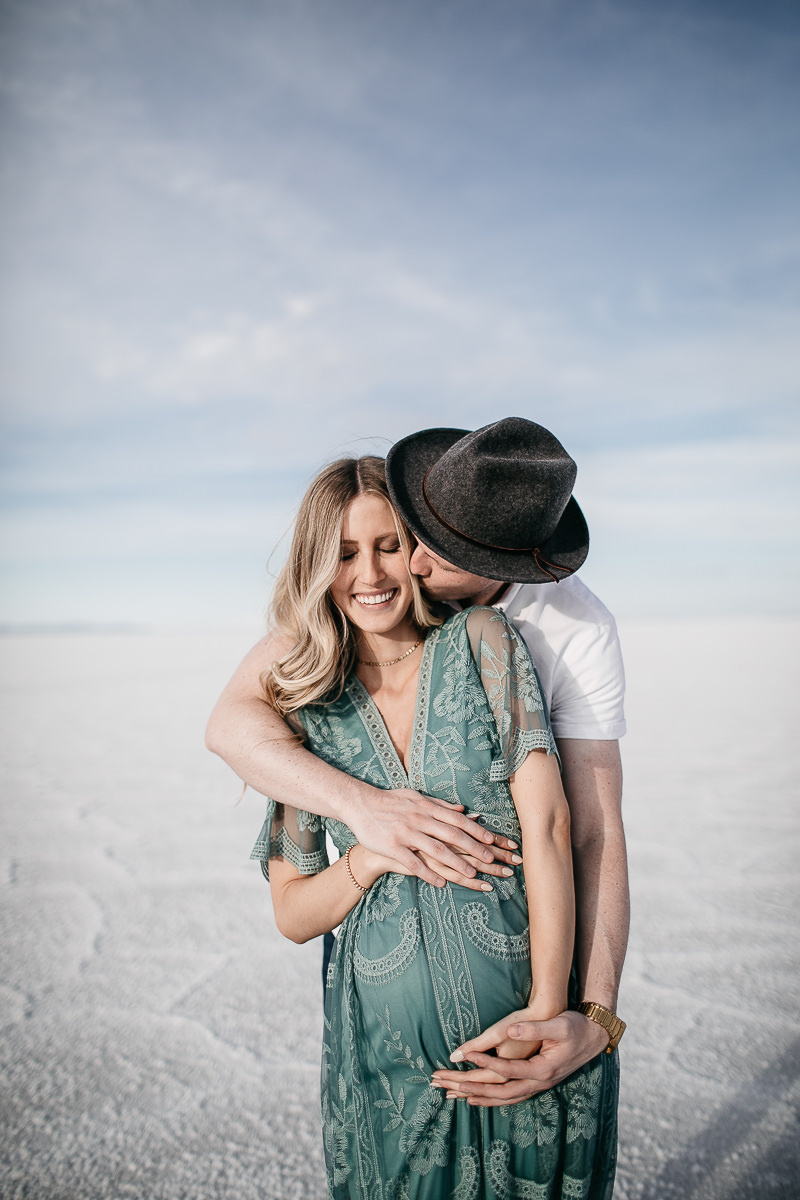 bonneville-utah-salt-flats-lifestyle-maternity-shoot-47