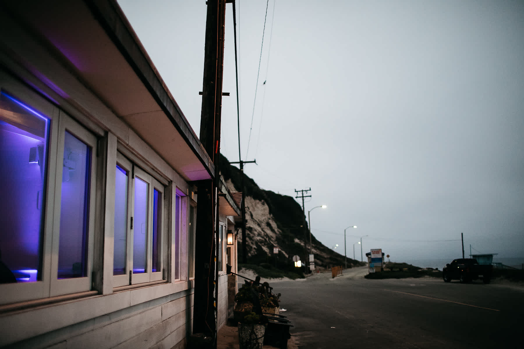 malibu-gloomy-summer-romantic-wedding-85