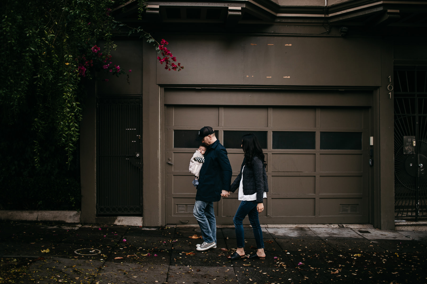 san-francisco-in-home-lifestyle-family-session-rainy-neighborhood-27