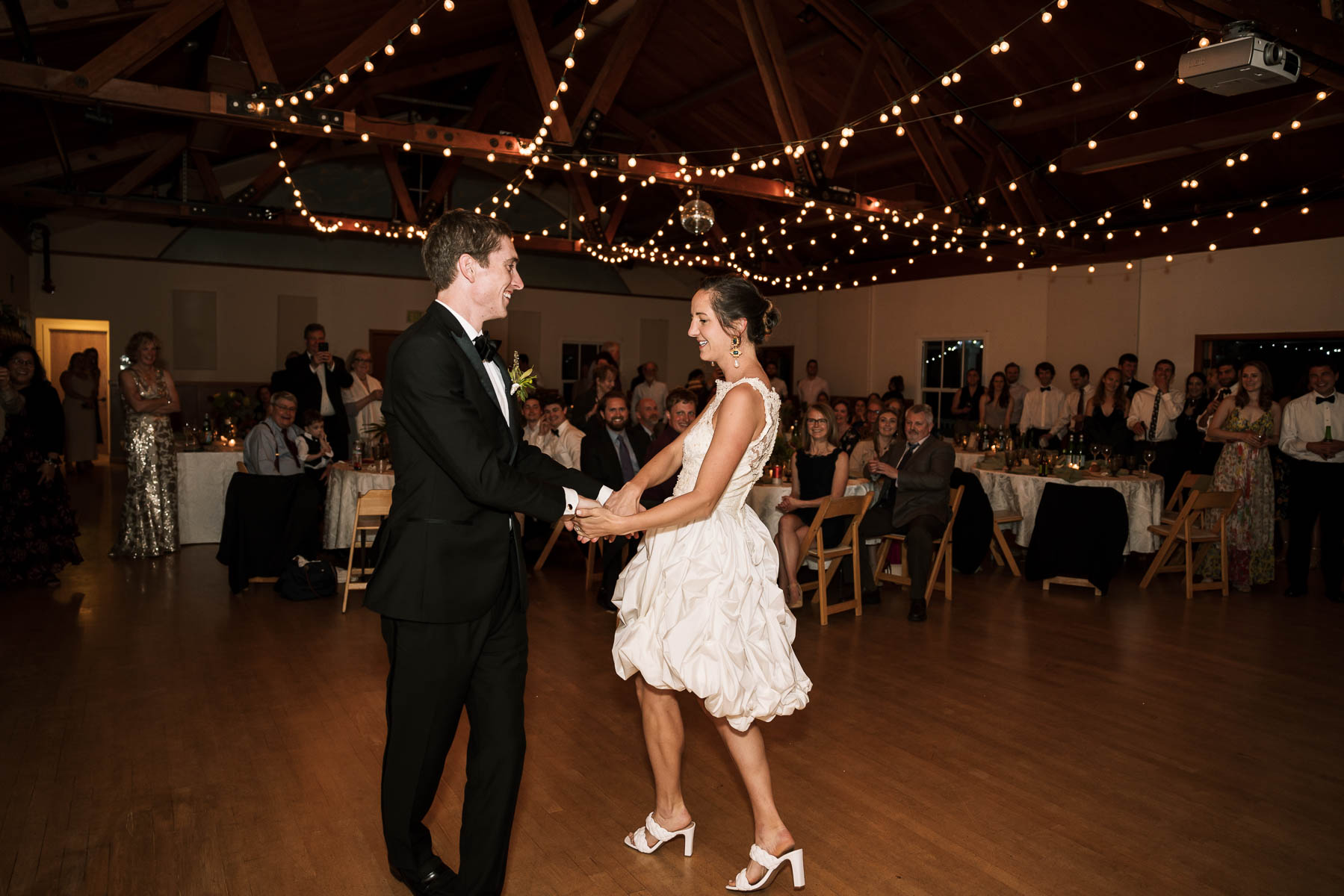 Willow-Camp-Stinson-Beach-Community-Center-Sunny-Winter-Wedding-96