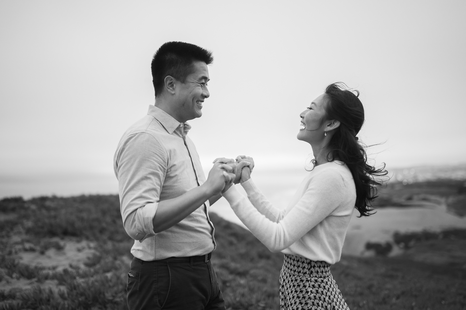 fort-funston-gloomy-fall-engagement-session-38