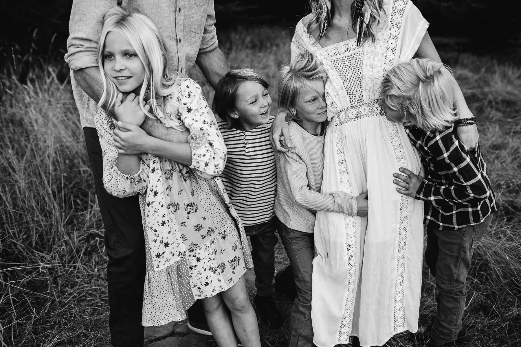 half-moon-bay-golden-cliffside-family-session-24