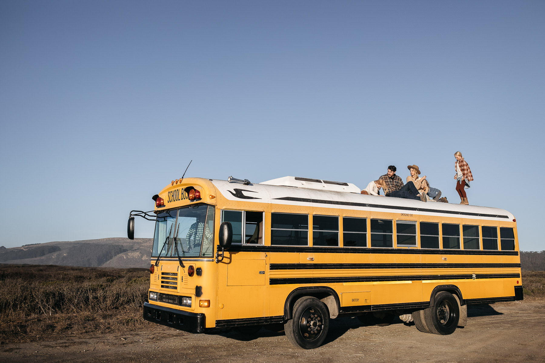 pescadero-beach-school-bus-lifestyle-sunset-family-session-8