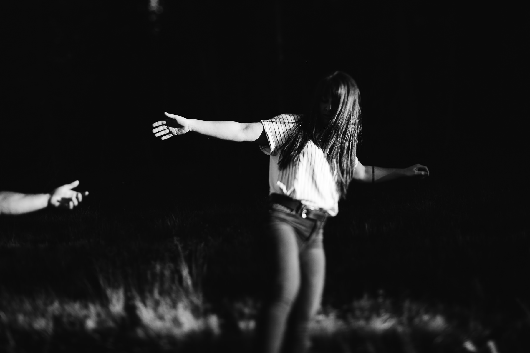 lake-tahoe-anniversary-couple-session-with-a-puppy-22