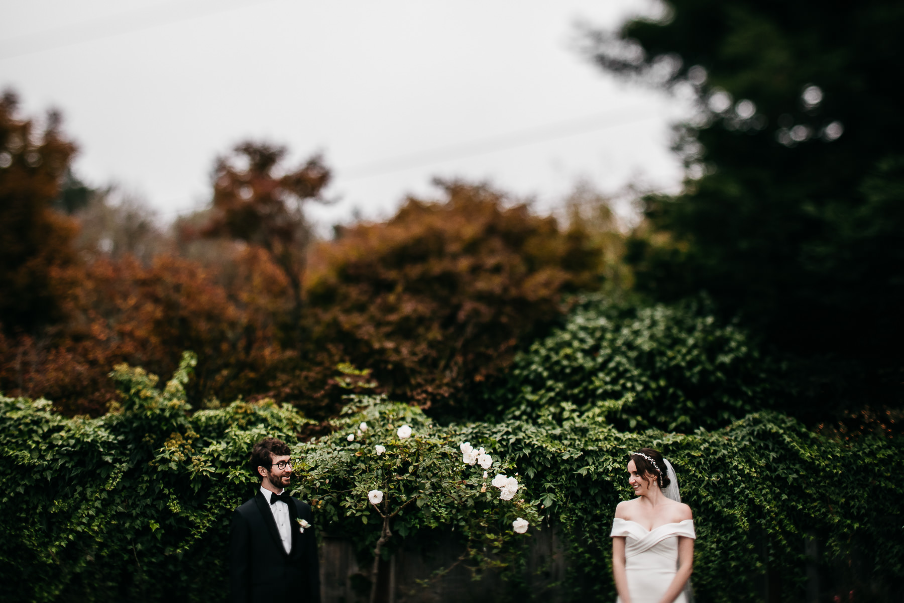 bodega-bay-secret-garden-gloomy-fall-wedding-105