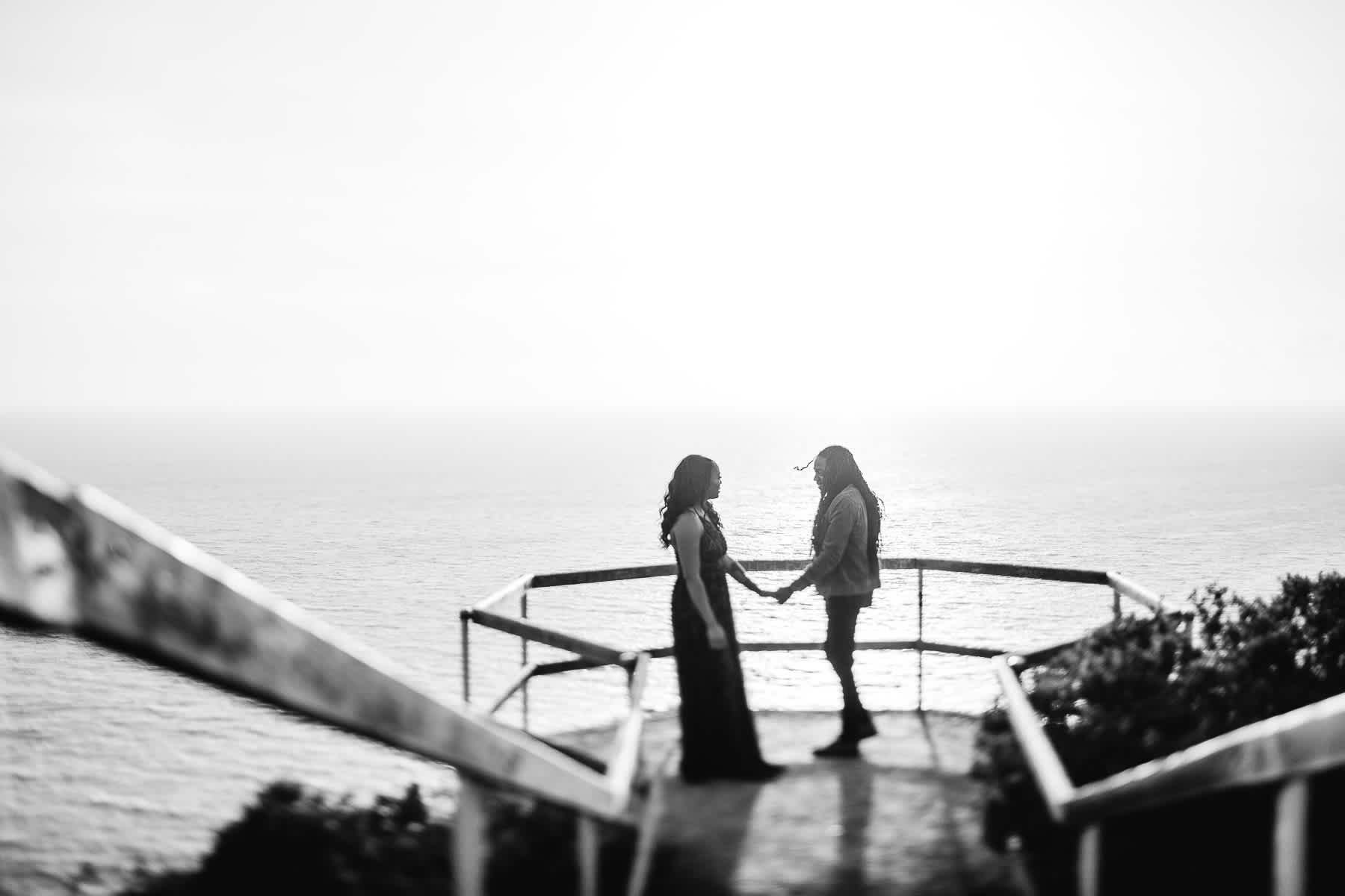 muir-beach-ca-spring-lifestyle-engagement-session-15