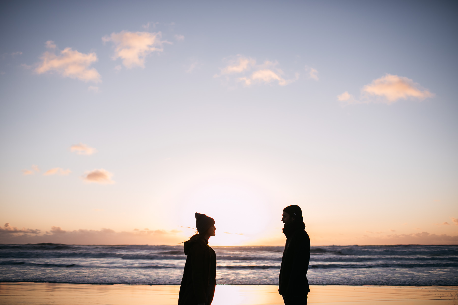 ocean-beach-sf-malamute-couple-session-golden-light-20