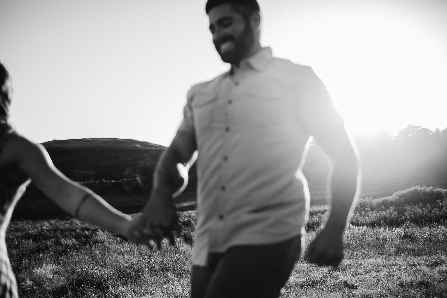 marin-headlands-rodeo-beach-lifestyle-laughter-engagement-session-23
