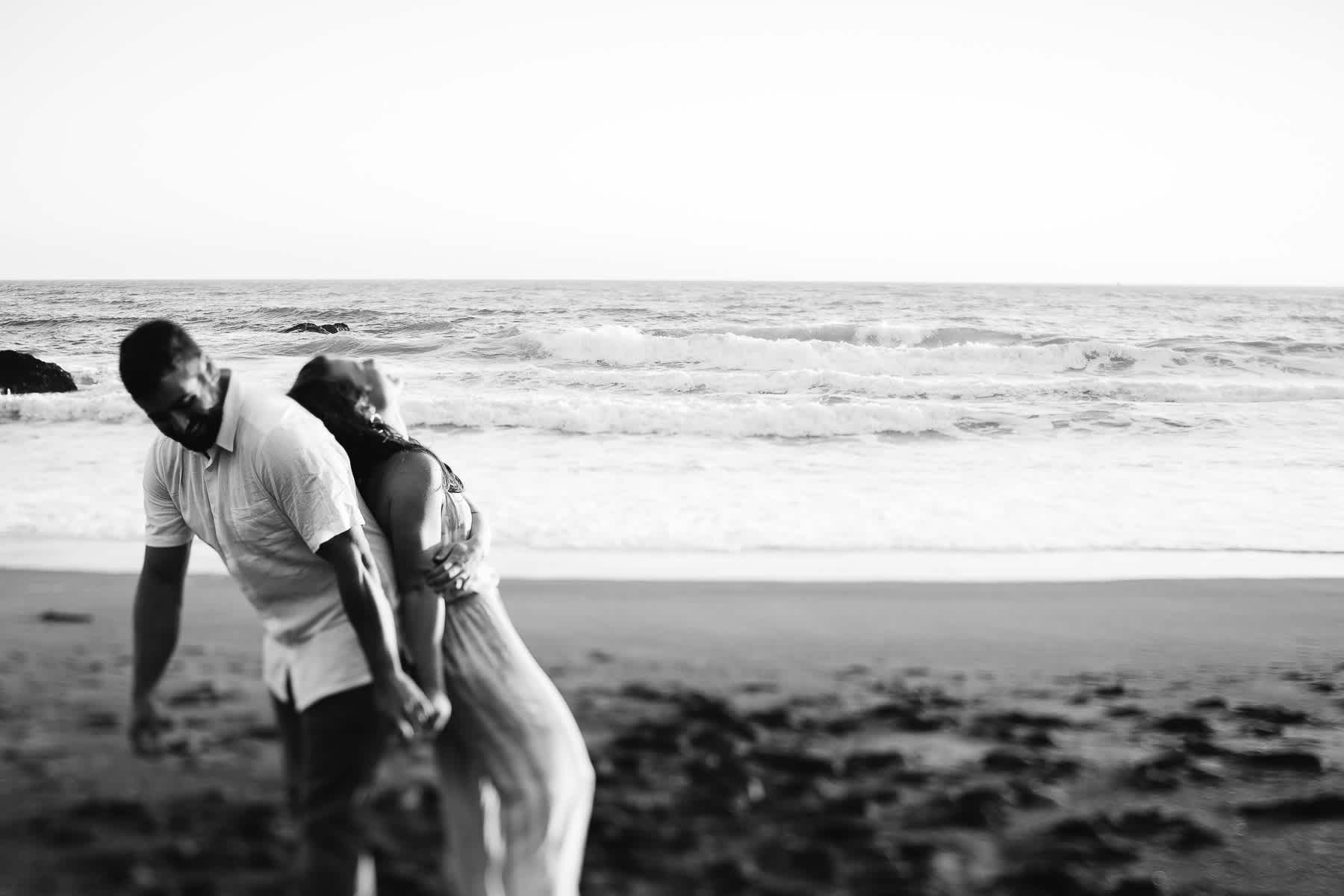marin-headlands-rodeo-beach-lifestyle-laughter-engagement-session-46