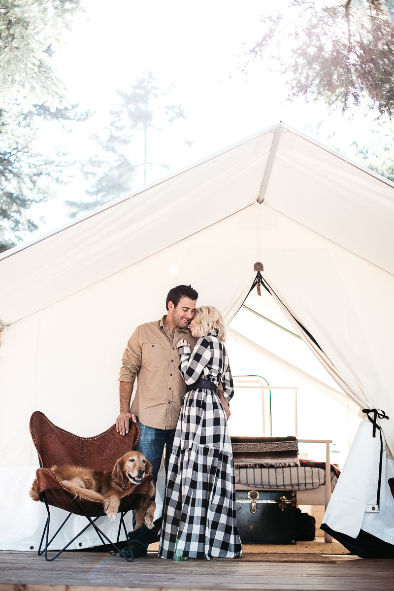mendocino-grove-ca-glamping-waterside-anniversary-session-golden-retriever-11