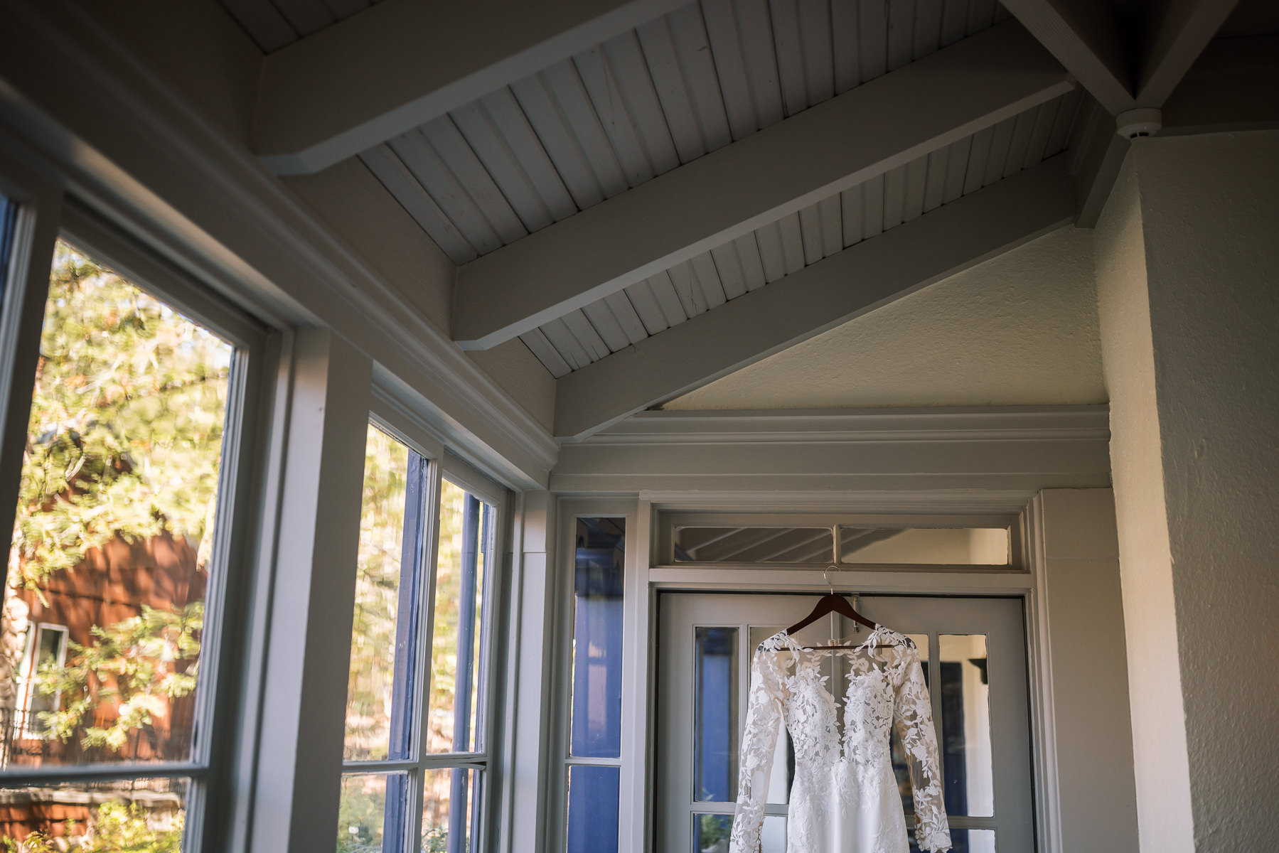 Stavrand-Russian-River-intimate-fall-wedding-10