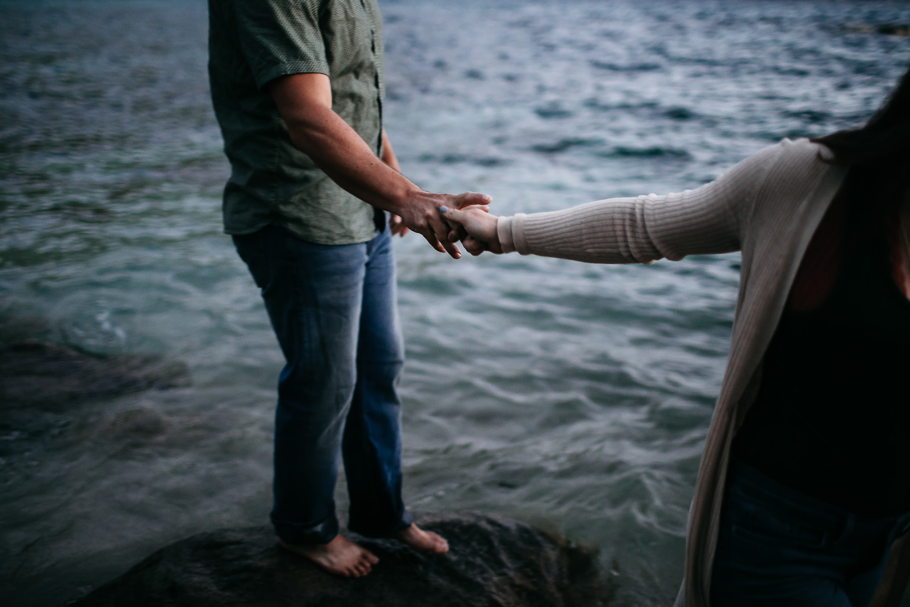 lake-tahoe-anniversary-couple-session-with-a-puppy-51