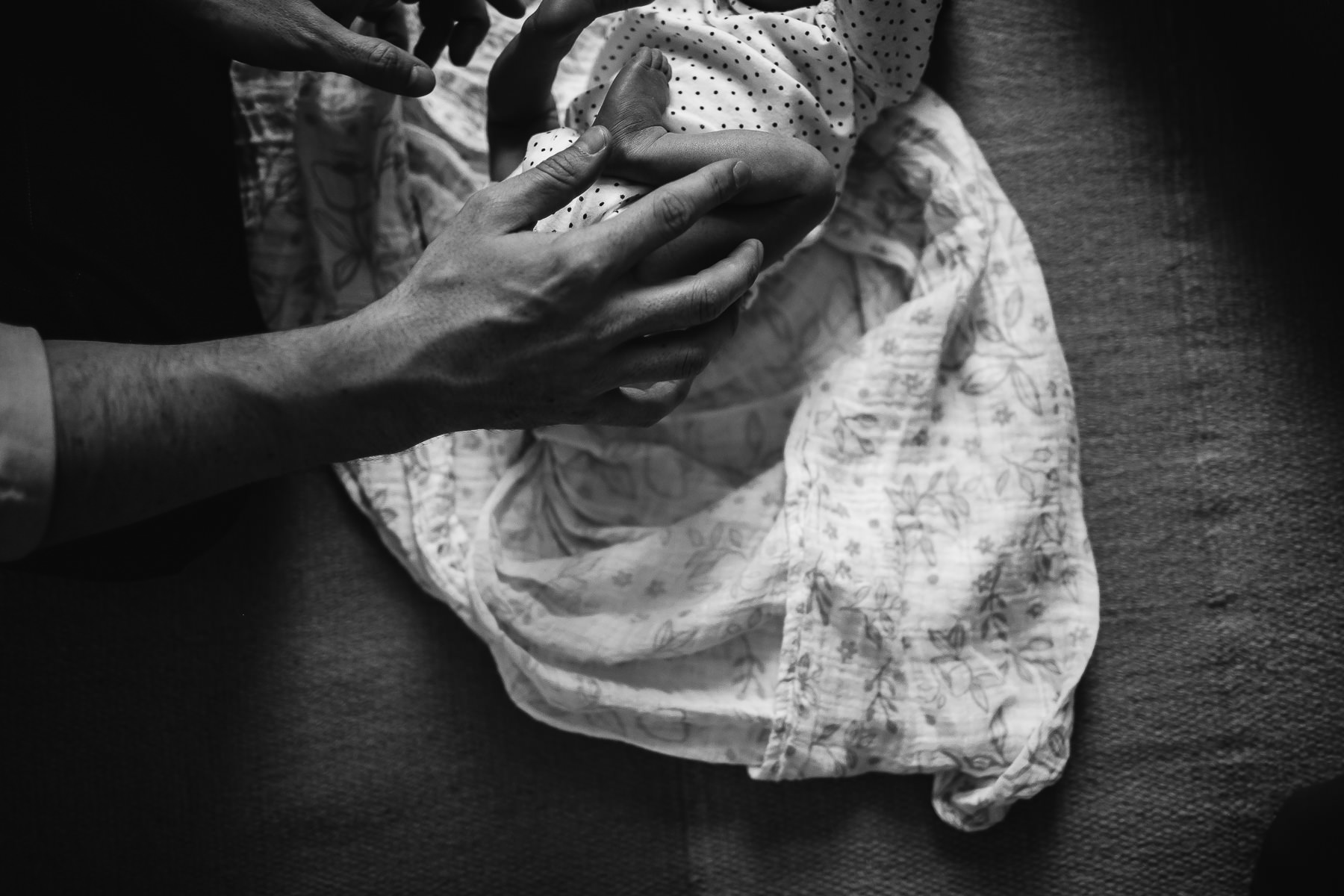 san-francisco-in-home-lifestyle-newborn-session-43