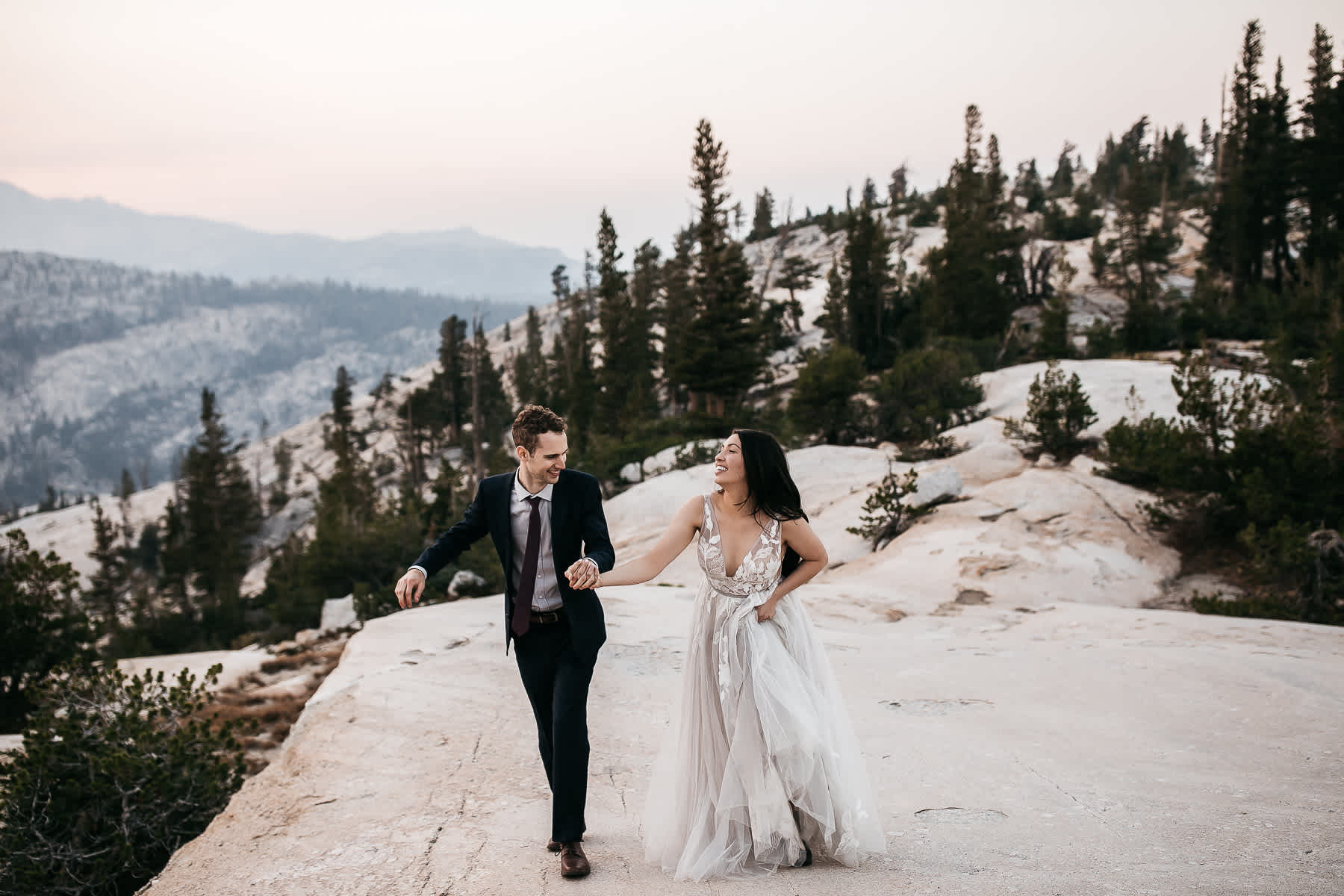 yosemite-cathedral-lake-hiking-sunset-elopement-77