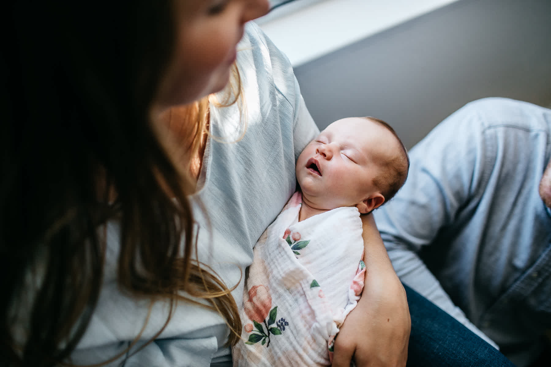 san-francisco-lifestyle-in-home-newborn-with-dog-39