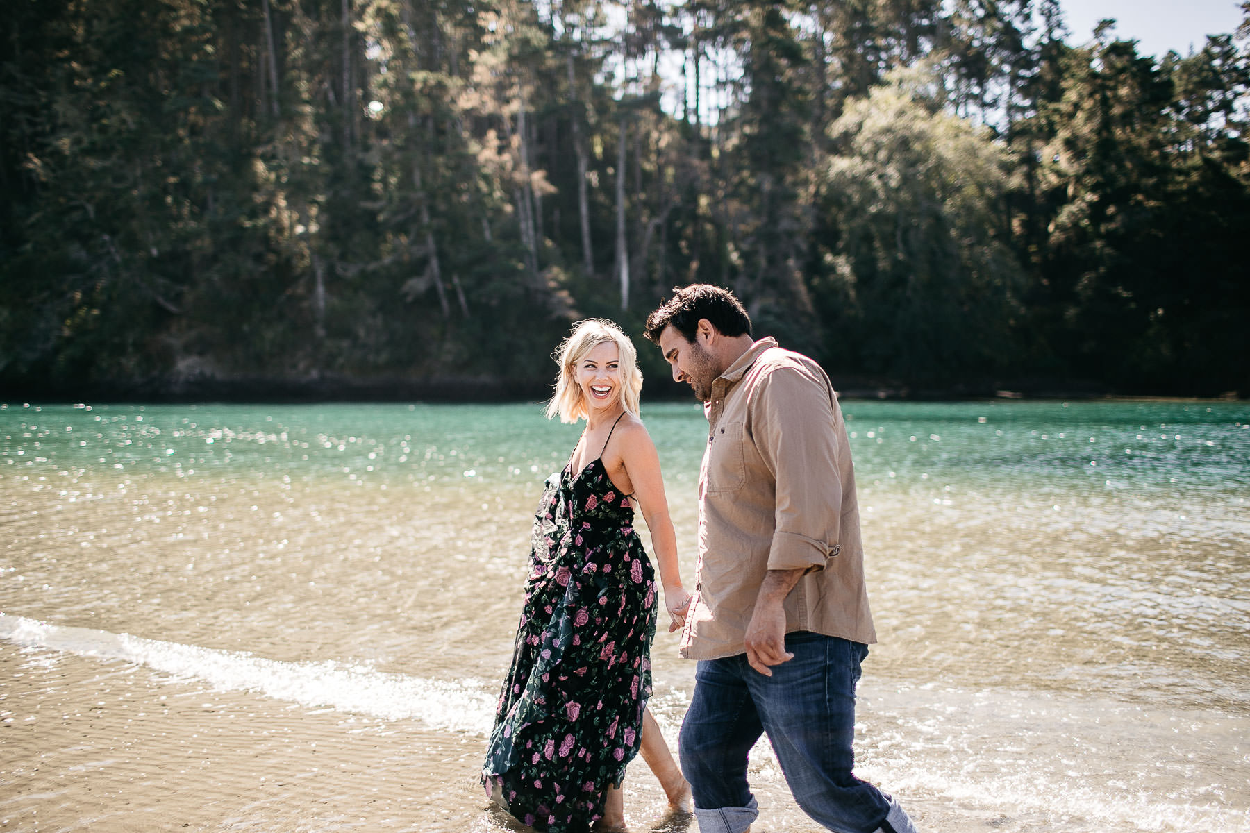 mendocino-grove-ca-glamping-waterside-anniversary-session-golden-retriever-38