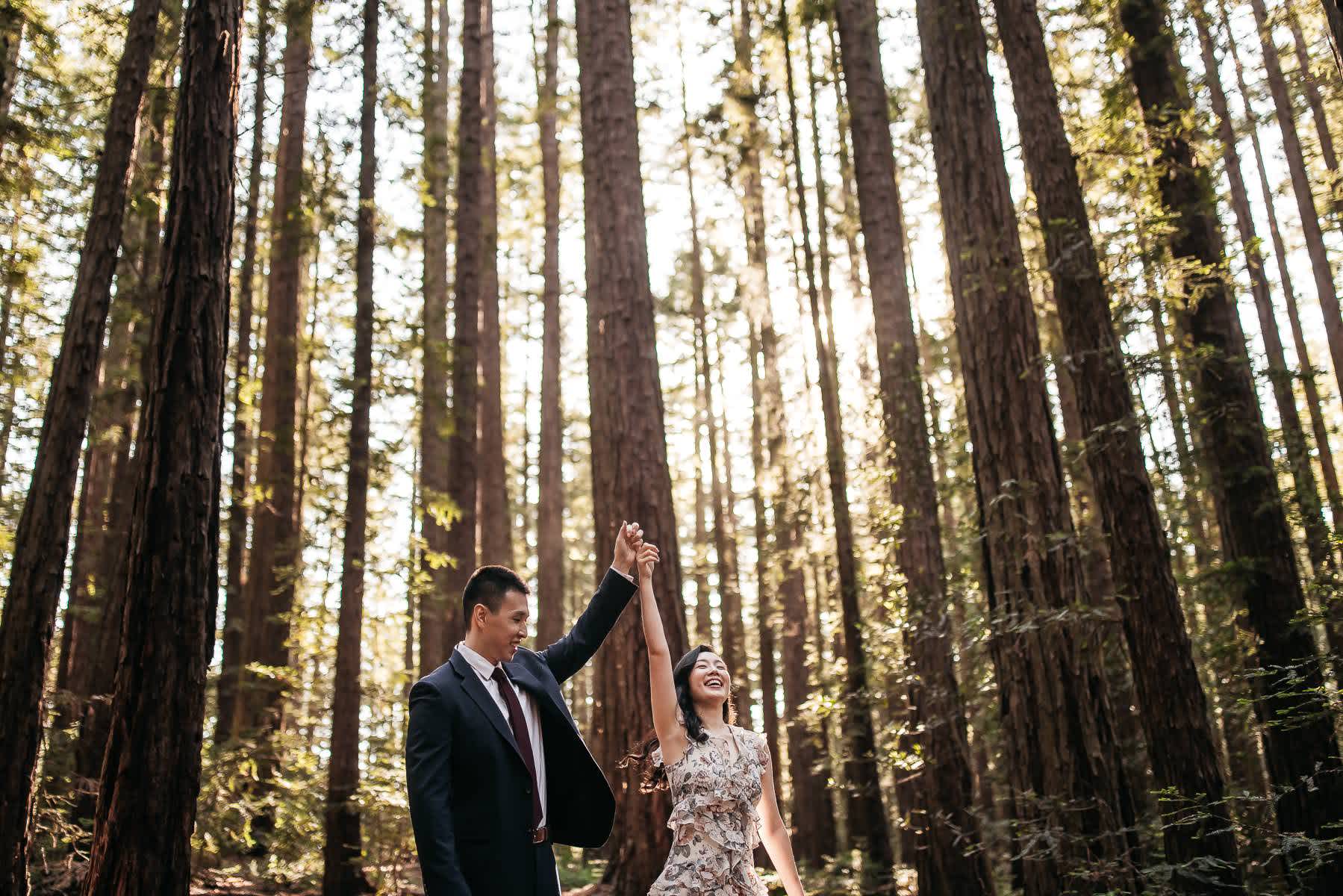 redwoods-coastal-pampas-grass-lifestyle-engagement-session-with-pups-7