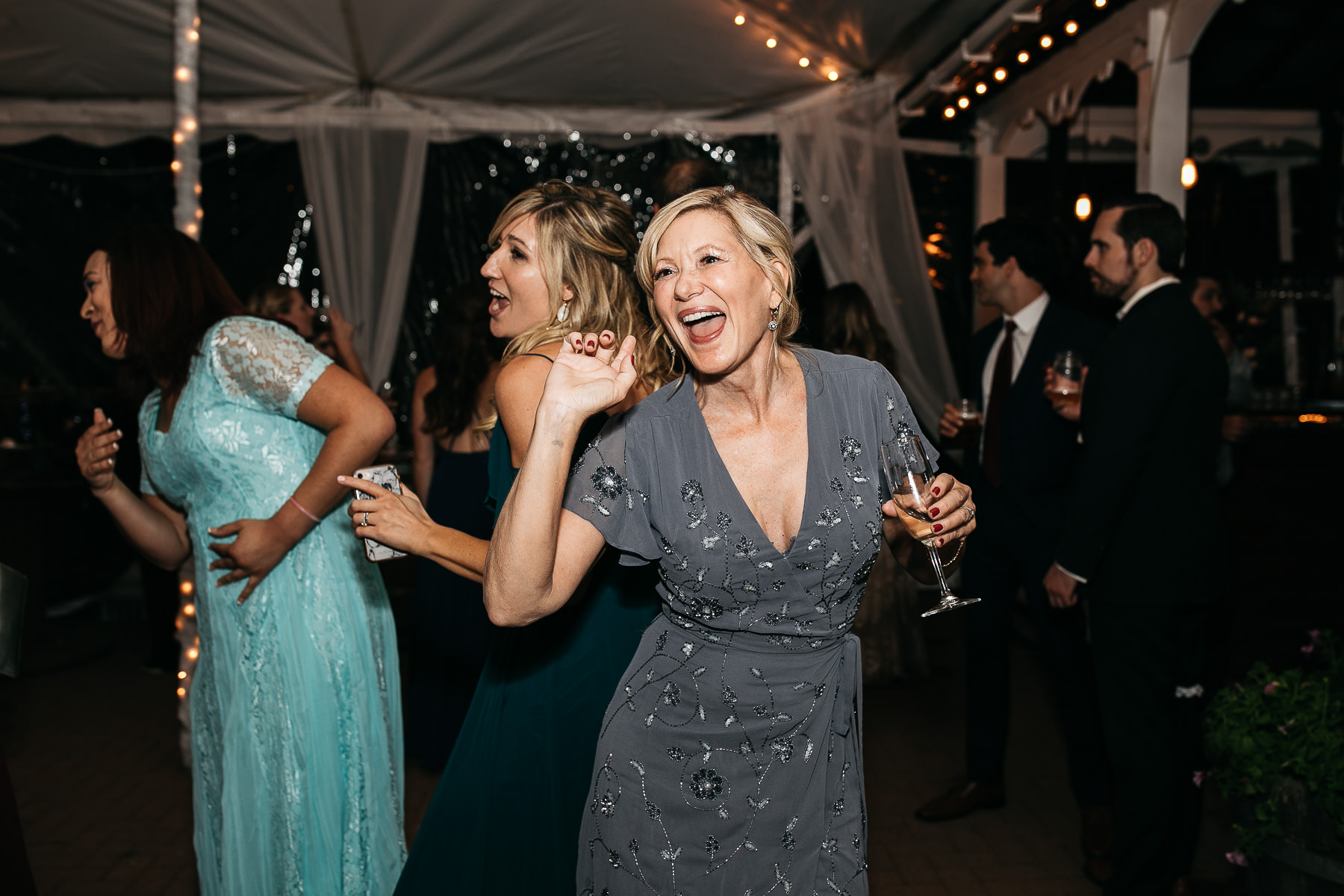 twenty-mile-house-fall-rainy-wedding-111