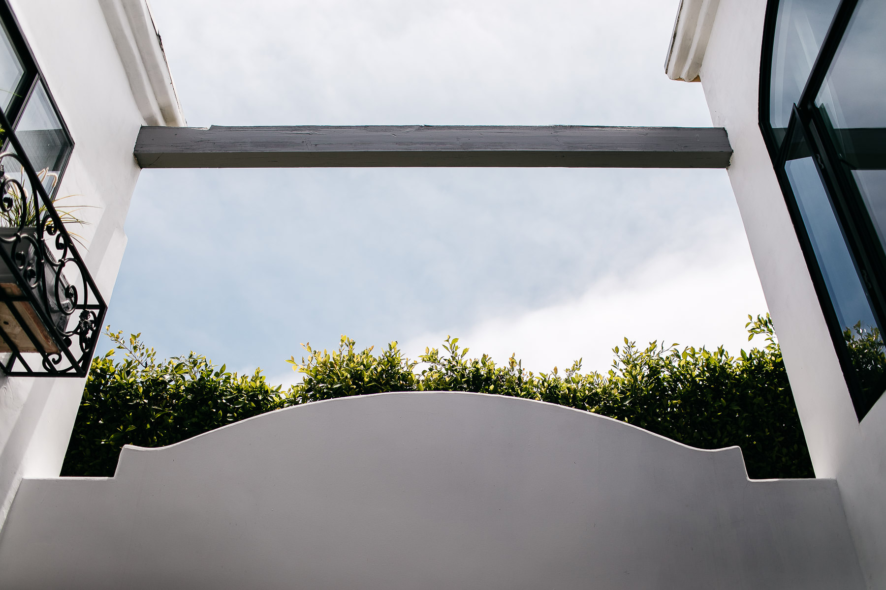 malibu-gloomy-summer-romantic-wedding-1