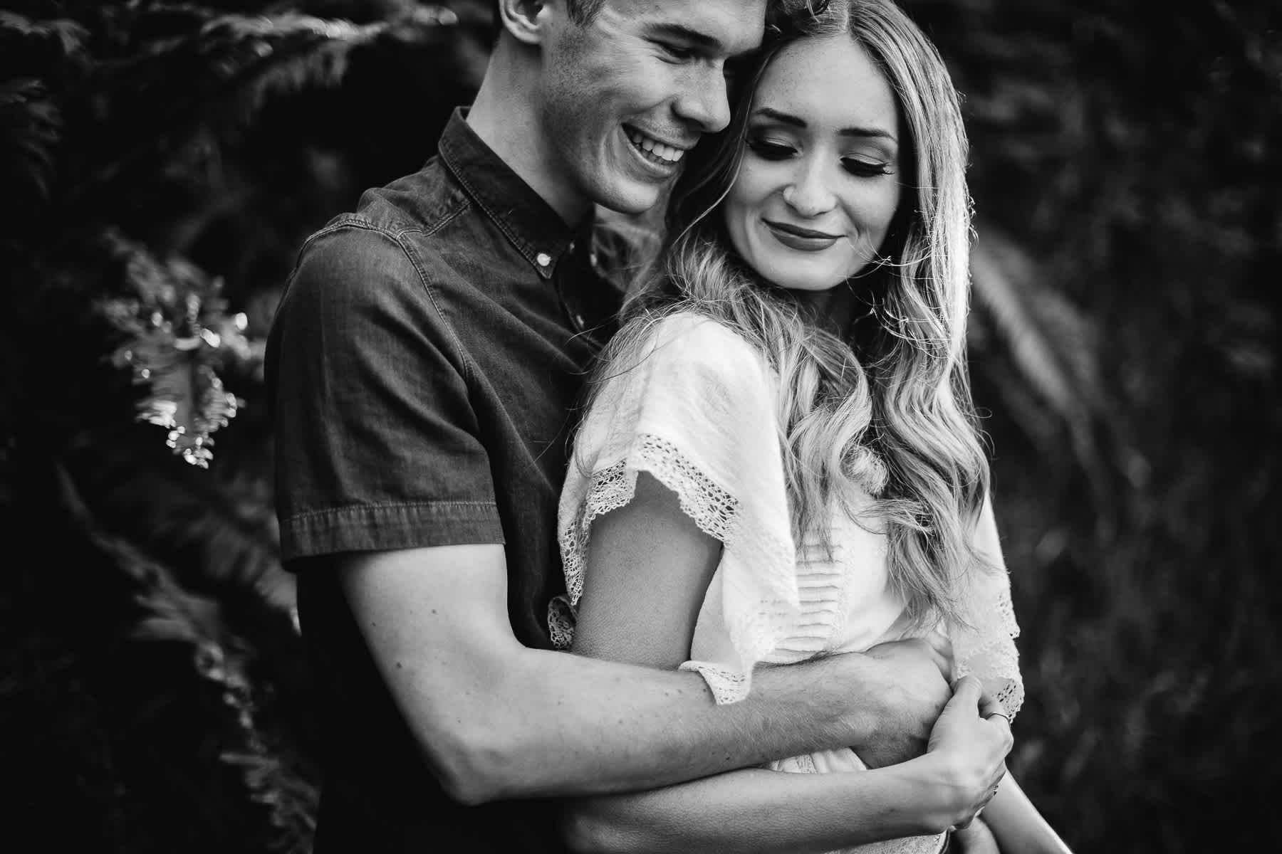 summer-san-francisco-lifestyle-coastal-engagement-session-10