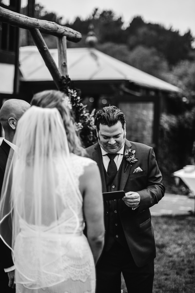 muir-beach-pelican-inn-foggy-wedding-53