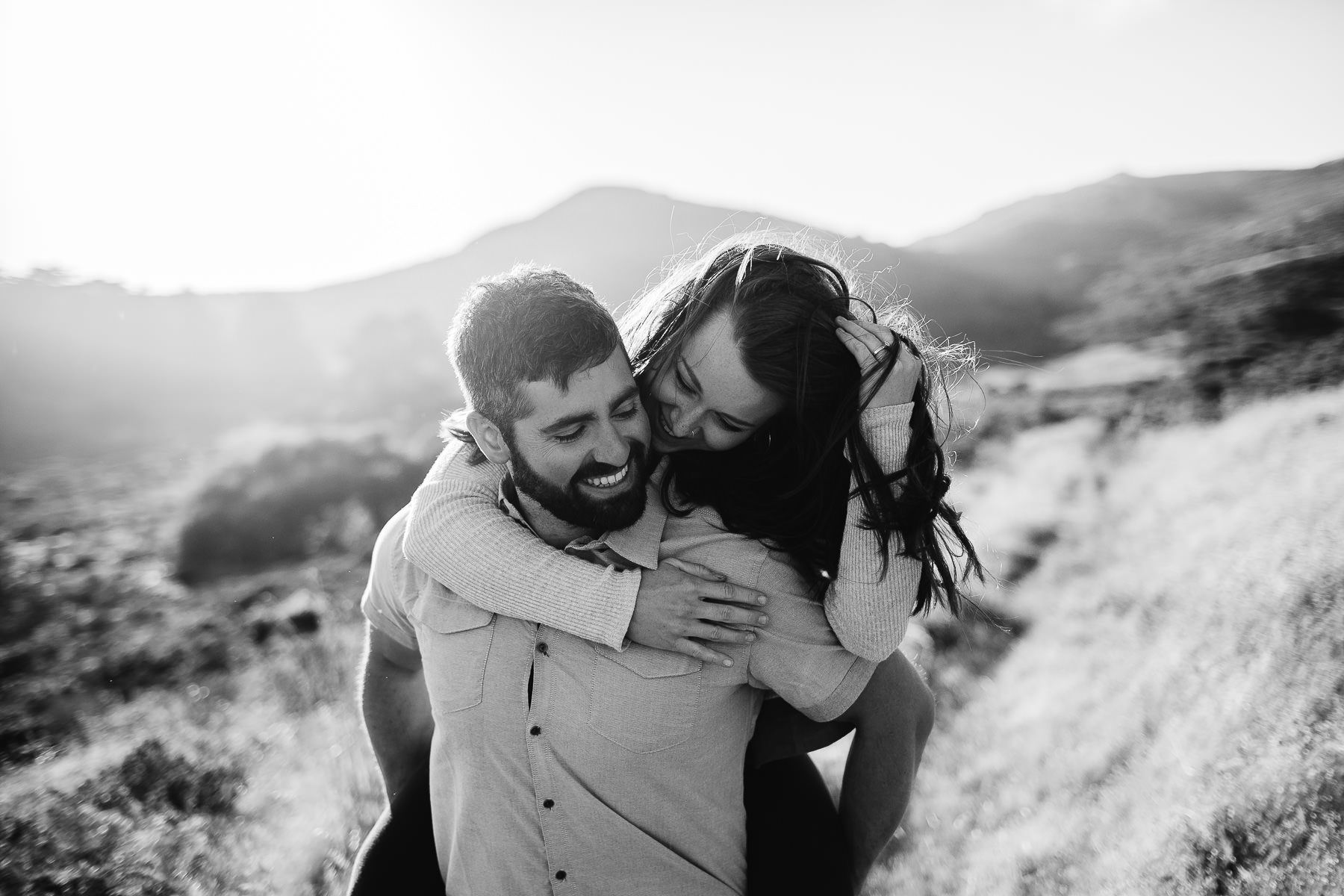 marin-headlands-rodeo-beach-lifestyle-laughter-engagement-session-19