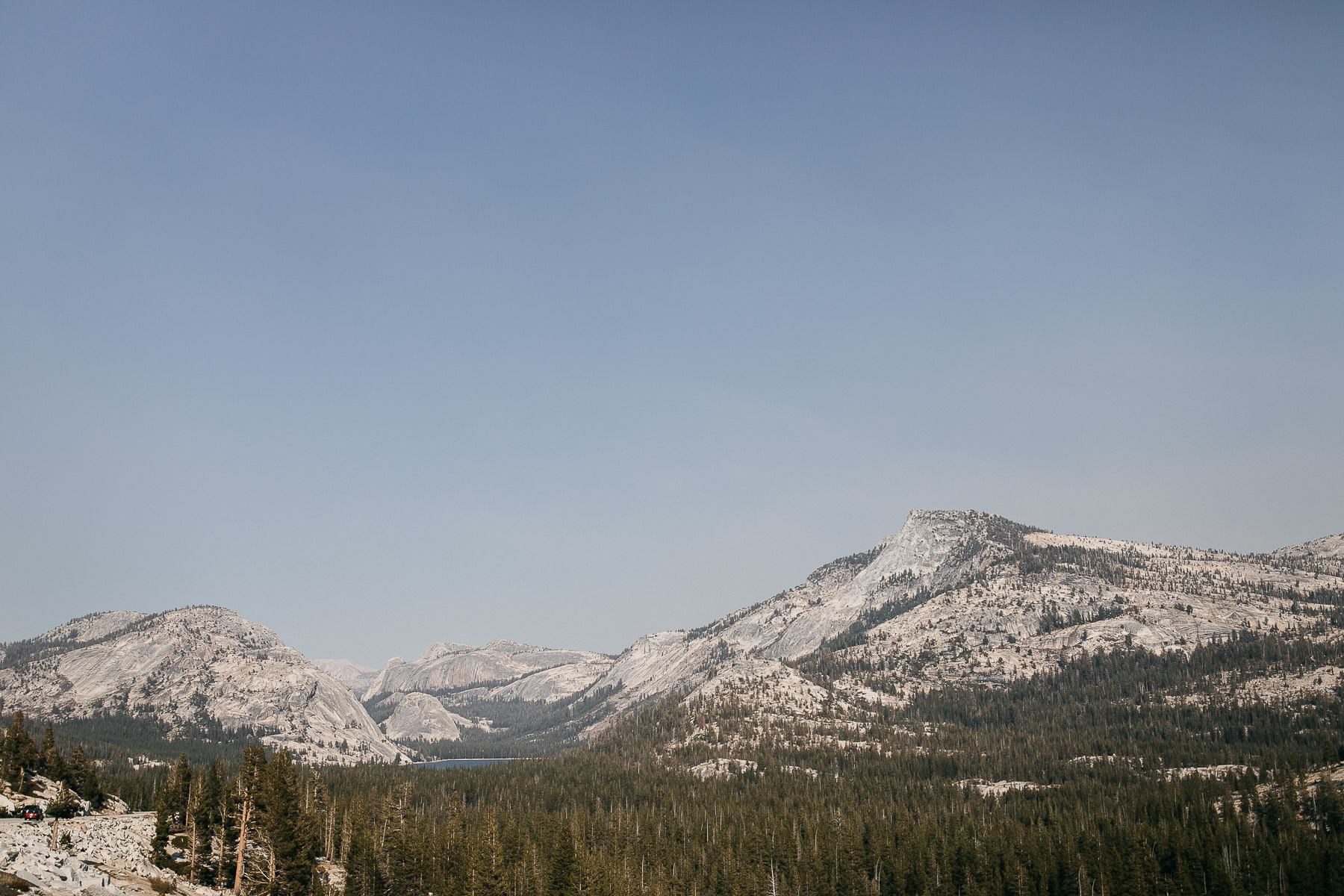 yosemite-cathedral-lake-hiking-sunset-elopement-36