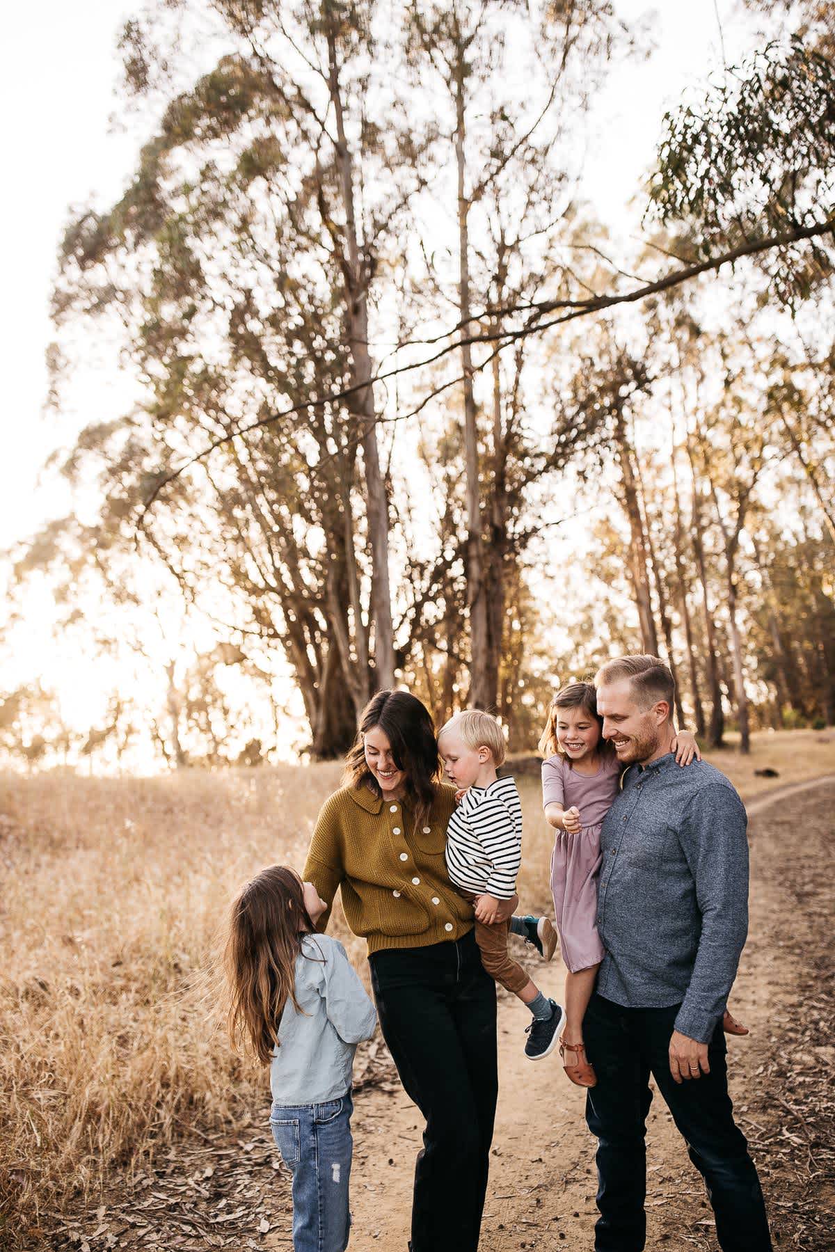 oakland-hills-golden-hour-lifestyle-family-session-10