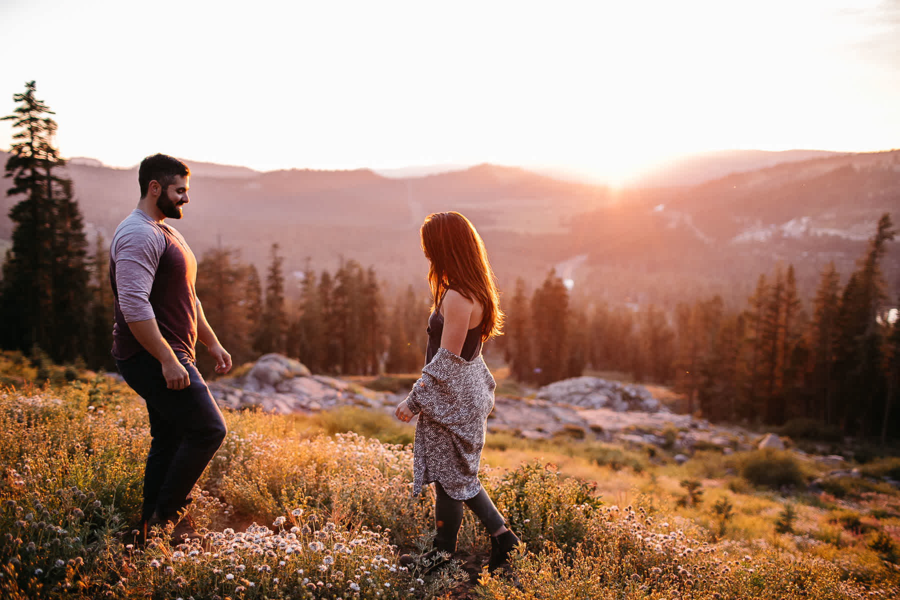 lake-tahoe-forest-donner-sunset-couple-session-21
