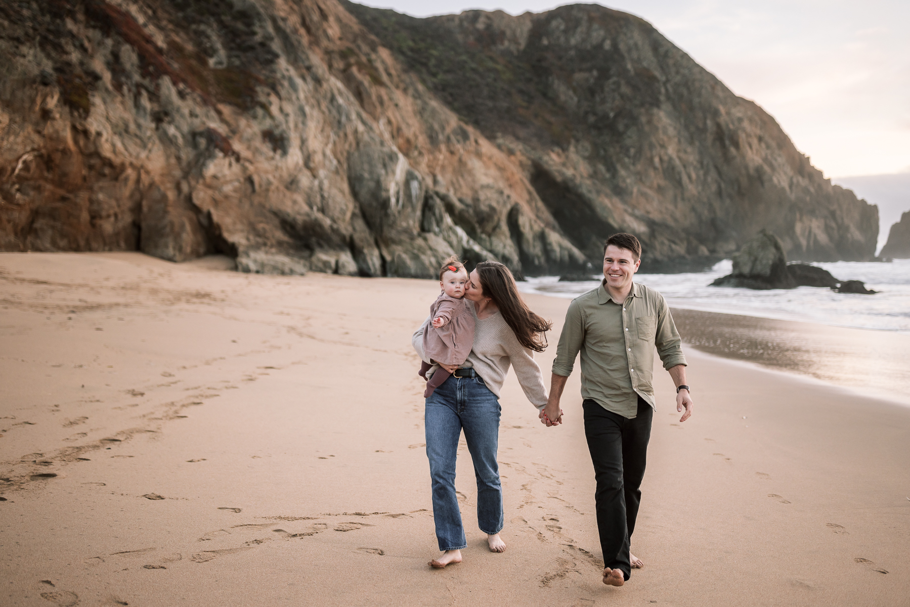 Half-moon-bay-golden-light-fall-beach-family-session-45