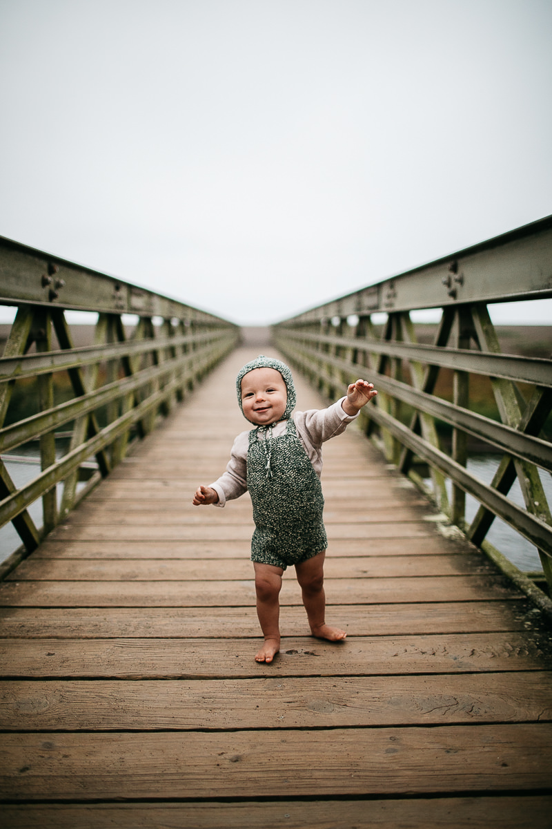 rode-beach-summer-gloomy-family-session-42