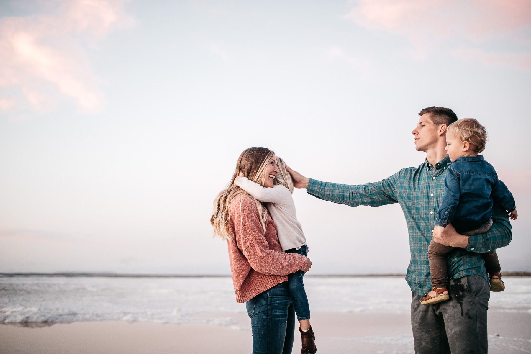 san-jose-ca-salt-flats-sunset-family-lifestyle-session-36