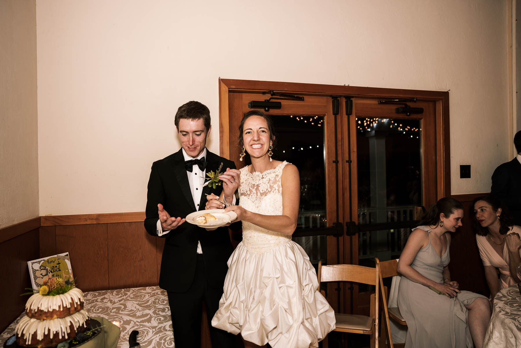 Willow-Camp-Stinson-Beach-Community-Center-Sunny-Winter-Wedding-95