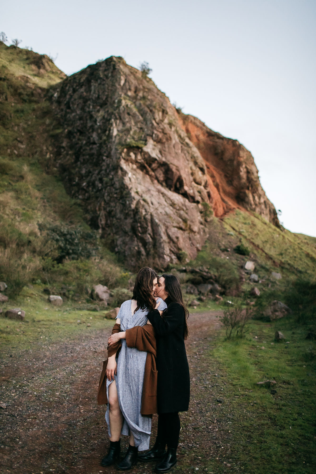 oakland-hills-sunset-engagement-golden-light-session-29