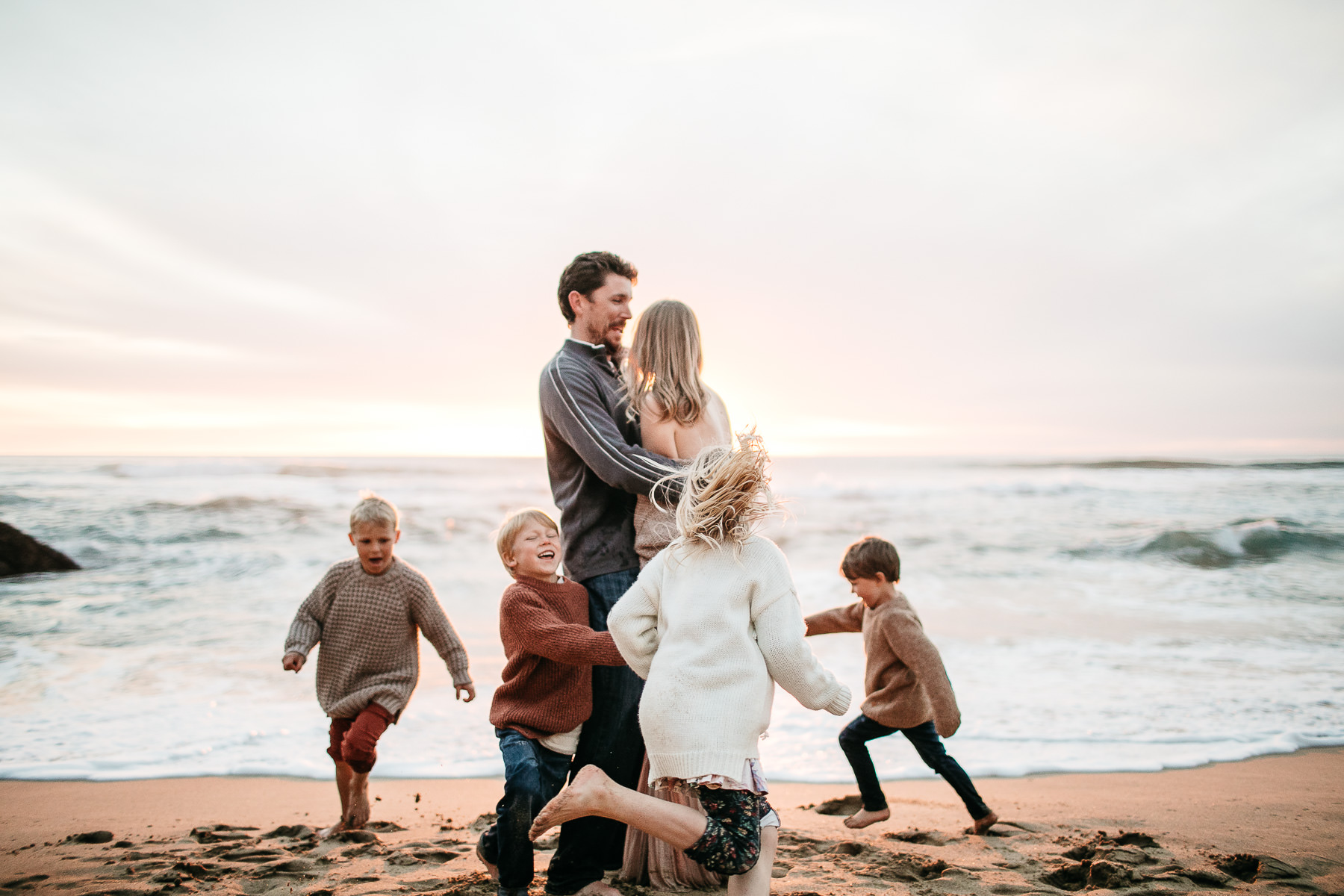 half-moon-bay-ca-sunset-family-lifestyle-session-golden-light-46