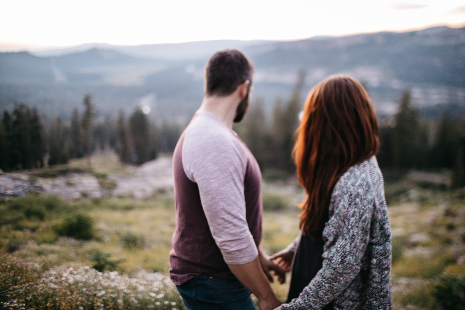 lake-tahoe-forest-donner-sunset-couple-session-29