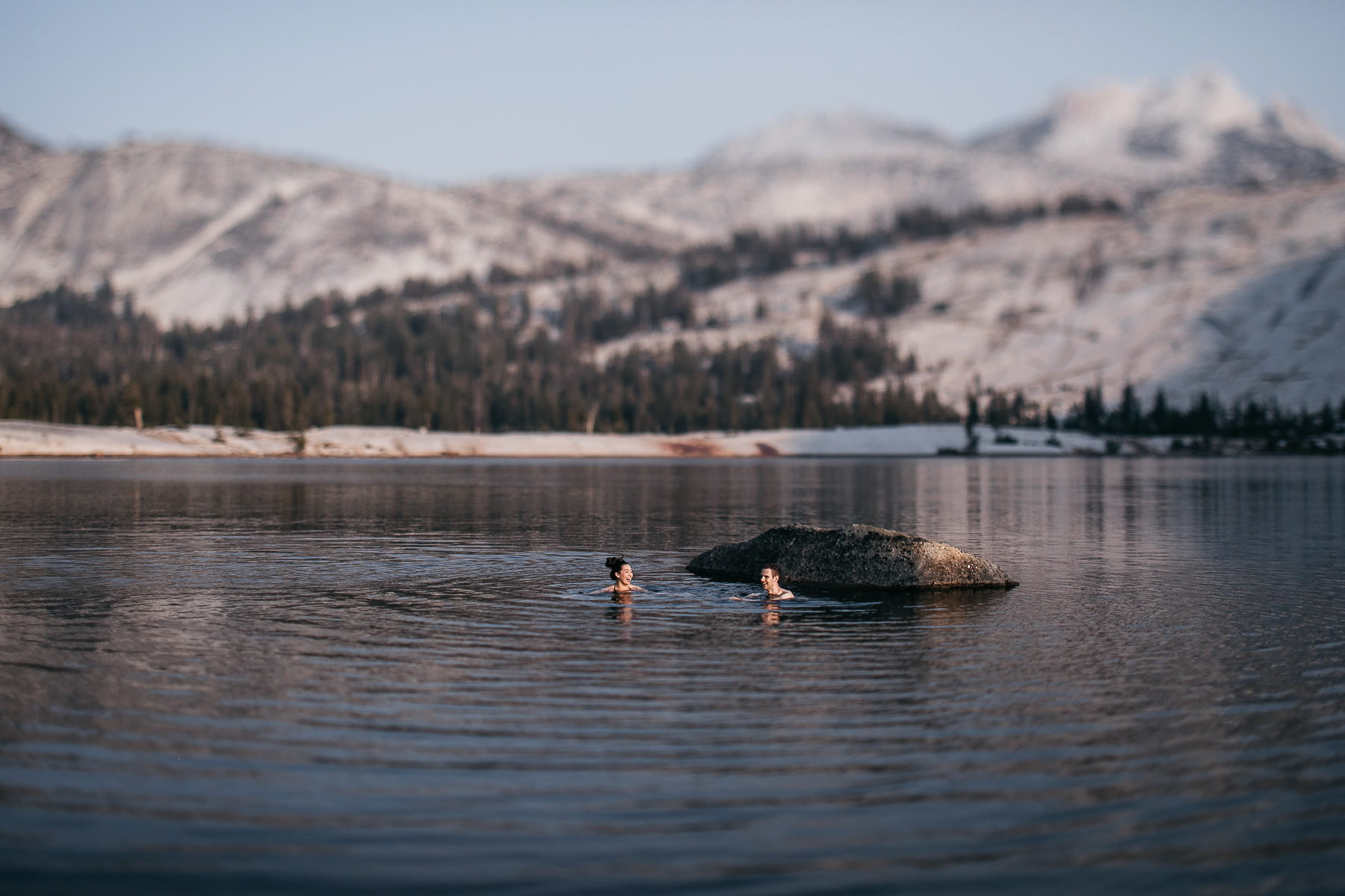 yosemite-cathedral-lake-hiking-sunset-elopement-45