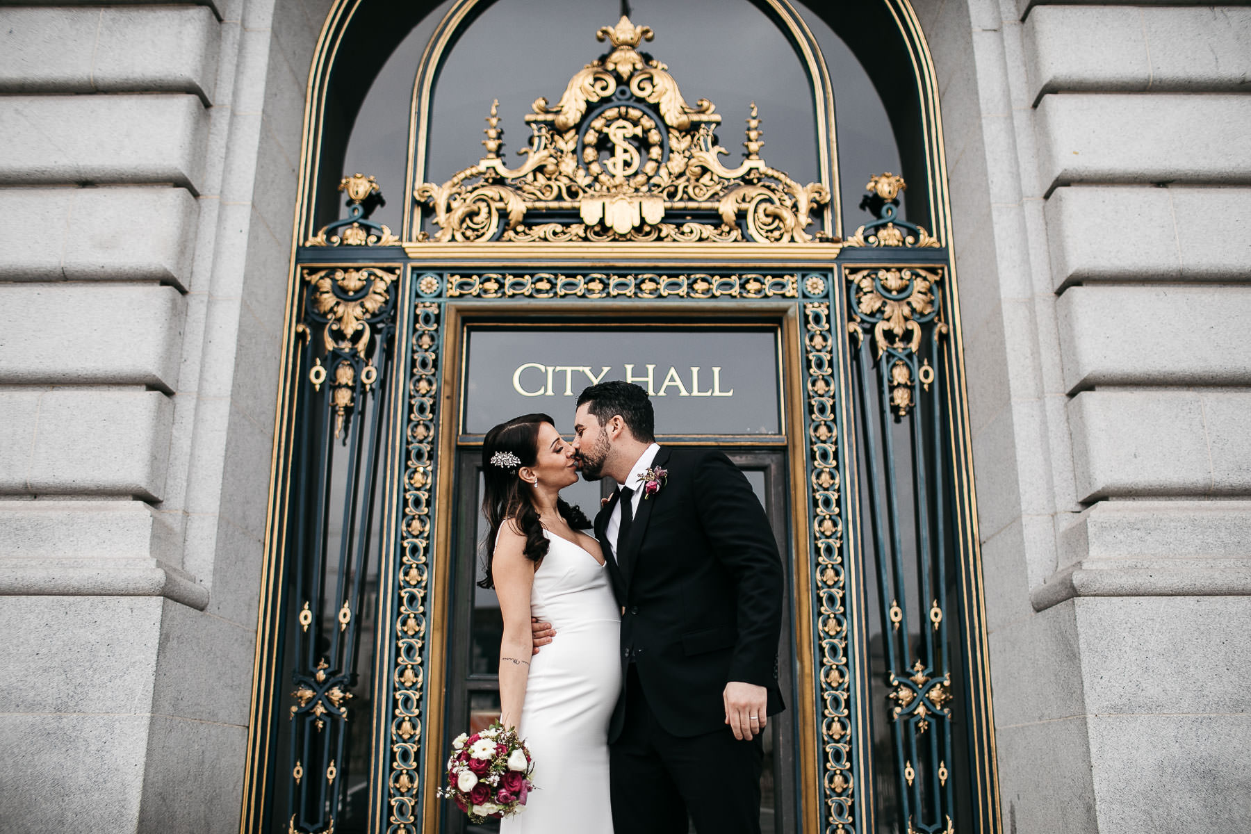 san-francisco-city-hall-gloomy-elopement-simple-wedding-31