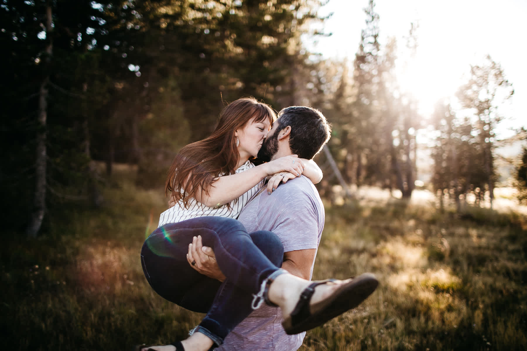 lake-tahoe-anniversary-couple-session-with-a-puppy-9