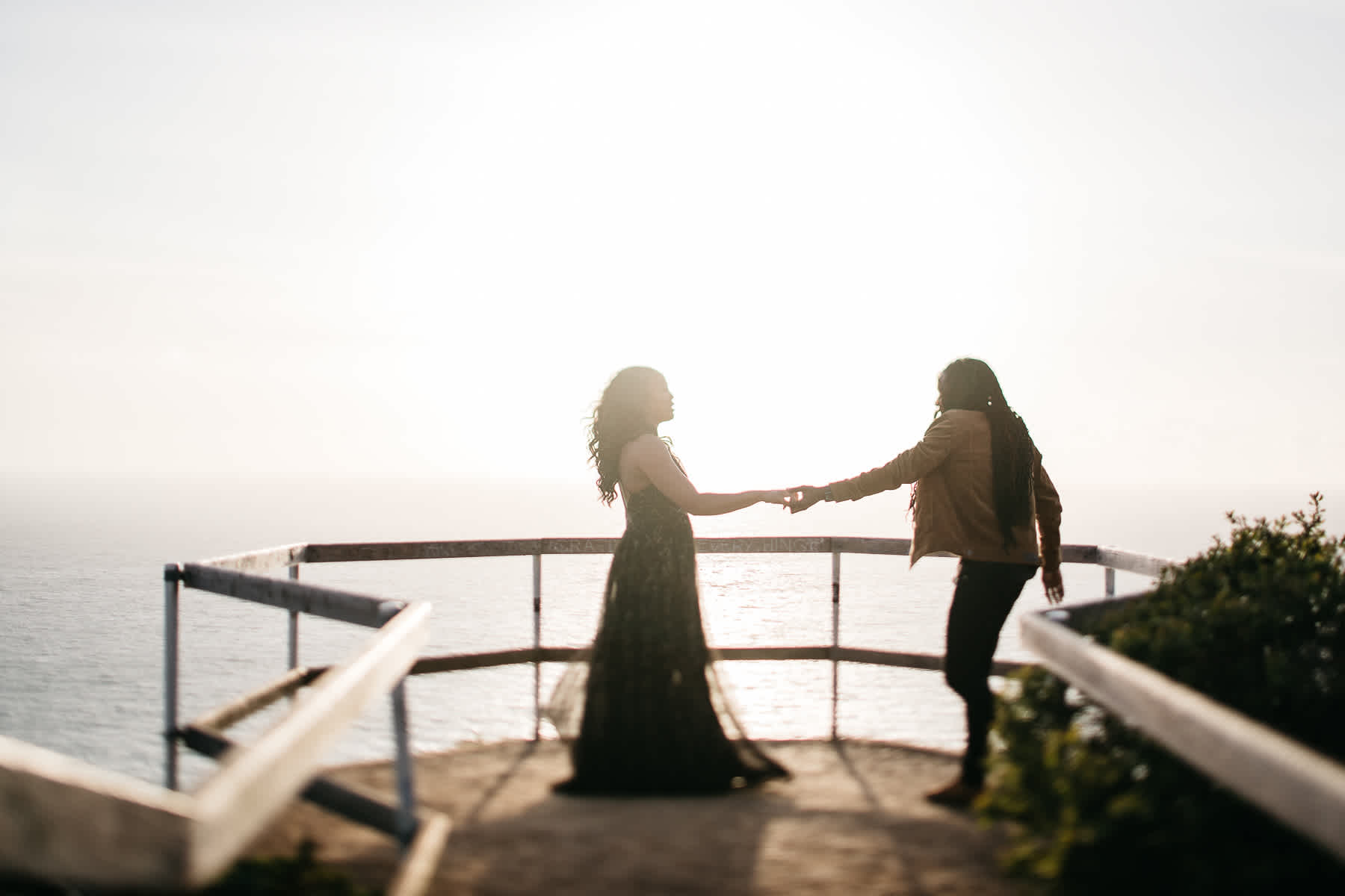 muir-beach-ca-spring-lifestyle-engagement-session-14