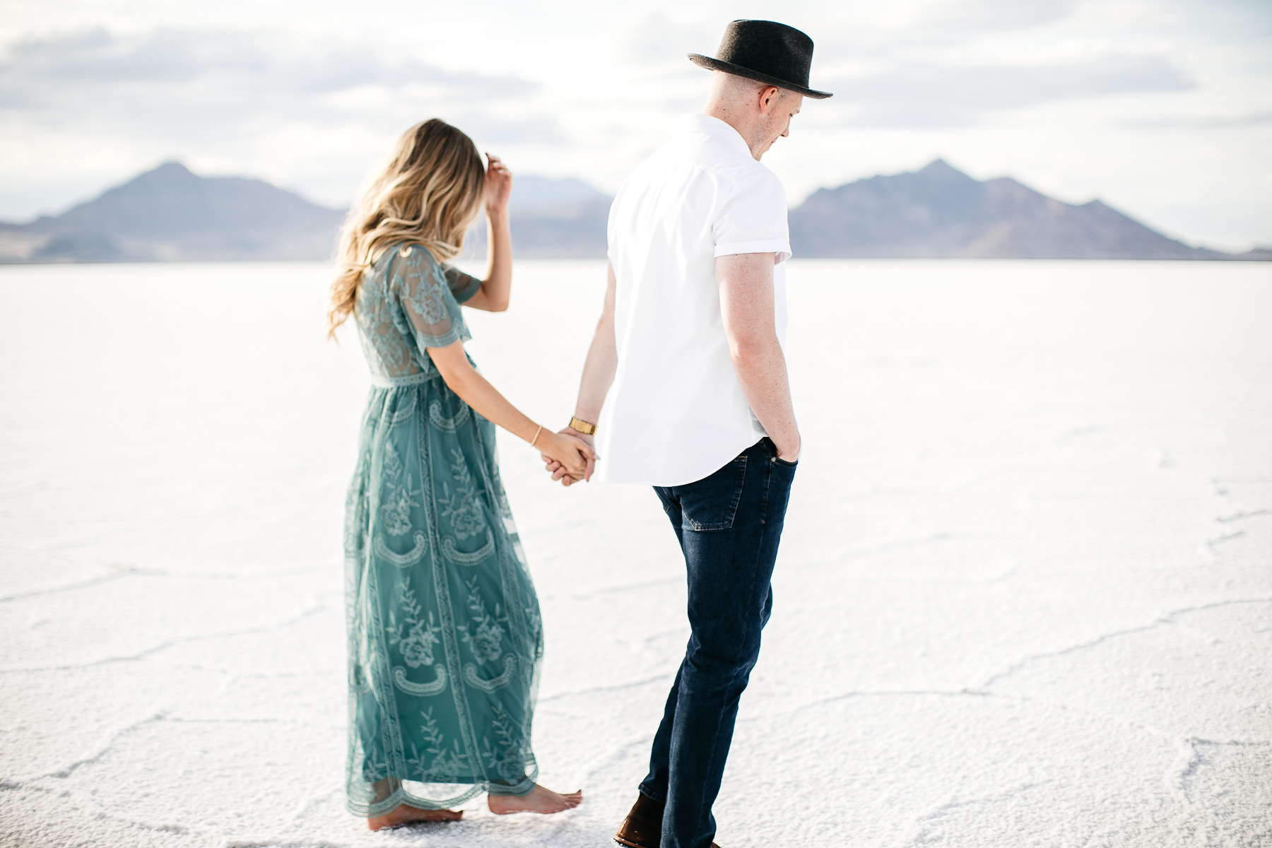 salt-lake-city-utah-salt-flats-lifestyle-maternity-session-2