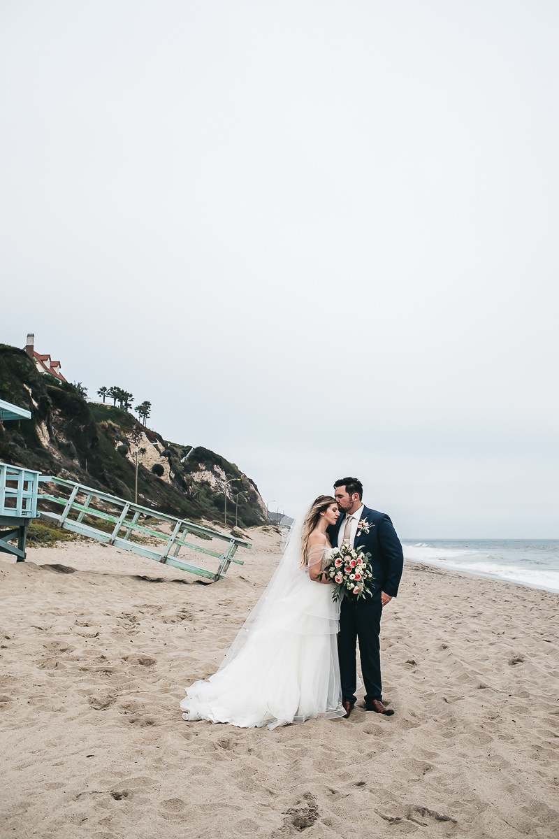 malibu-gloomy-summer-romantic-wedding-56